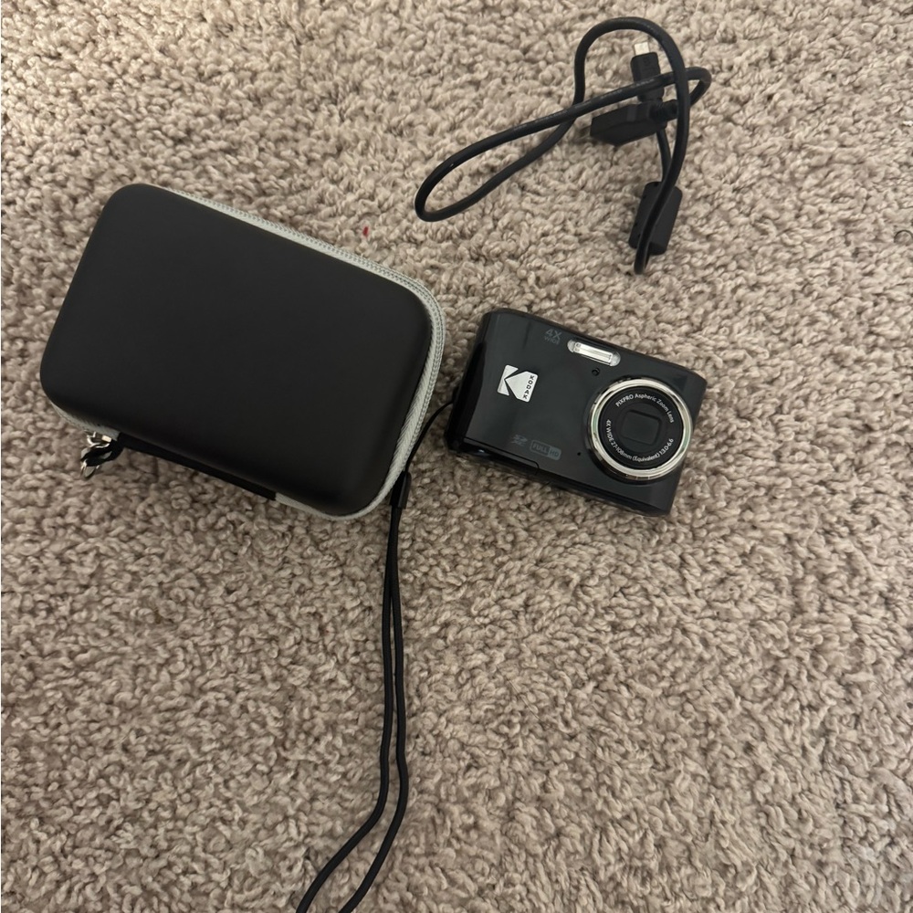 Kodak Pixpro fz45 Black Digital Camera with Accessories